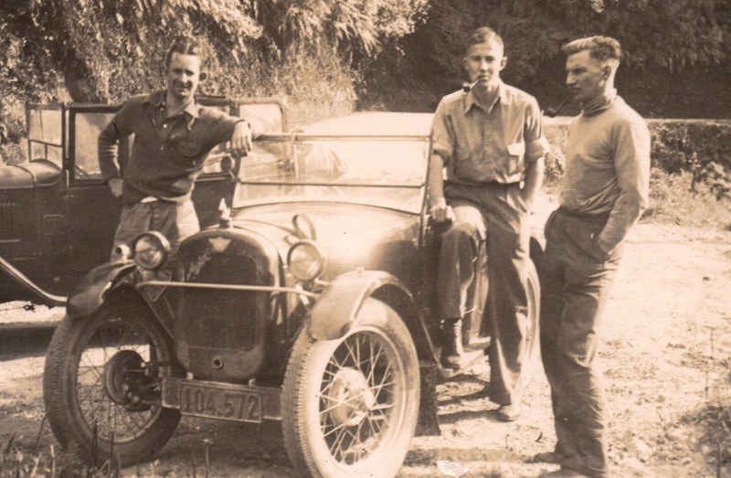 Name:  Family Austin 7 Ed and Mac and Mate 1939 Mt Messenger copy.jpg
Views: 1633
Size:  140.4 KB