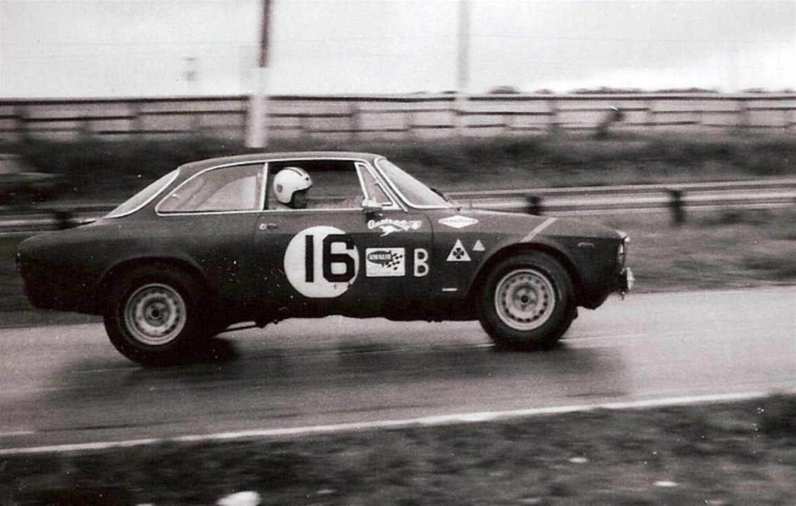 Name:  ALFA%20ROMEO%20GT%20HORST%20KWECH%20p2.jpg
Views: 1247
Size:  170.6 KB