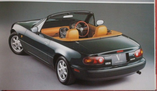 Name:  Motoring Books #14 MX5 V Spec rear 2018_03_15_0302 (640x427).jpg
Views: 1044
Size:  76.2 KB