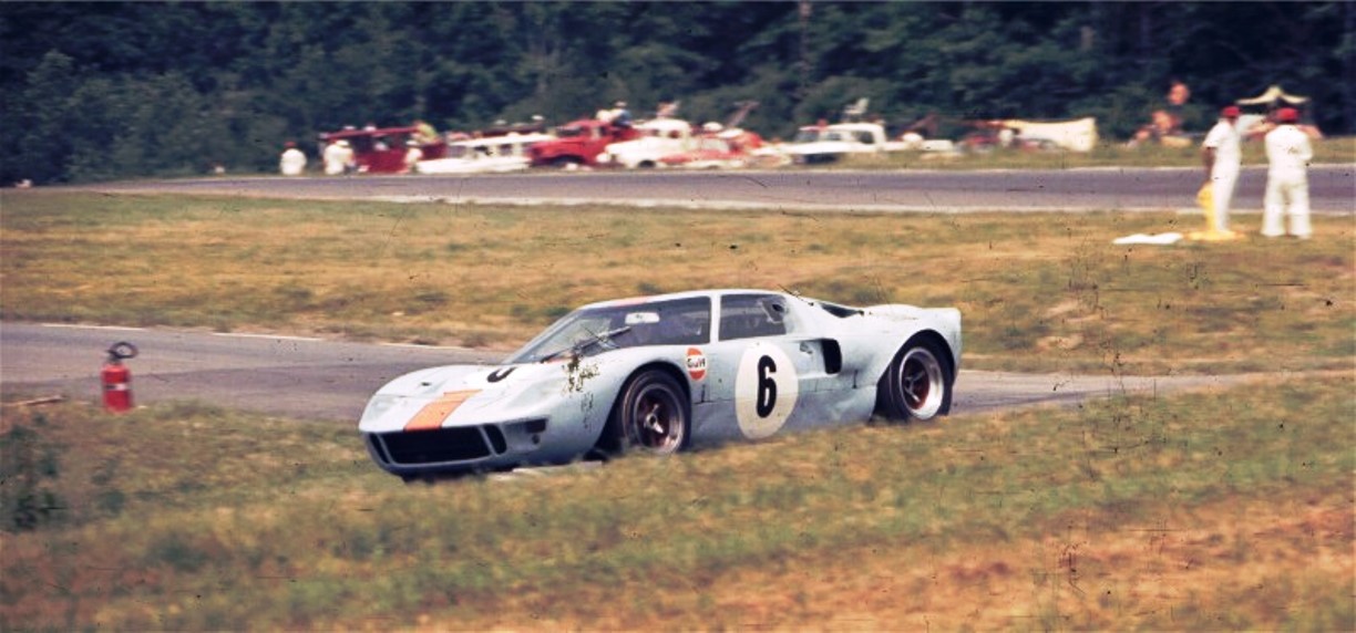Name:  FORD%20GT-40%20HAWKINS-HOBBS%2068.jpg
Views: 855
Size:  148.1 KB