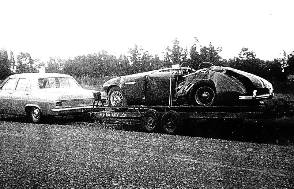 Name:  AH 100 - Healey - Corvette #6  accident on trailer Ron McPhail J Manhire jpg.jpg
Views: 788
Size:  126.0 KB