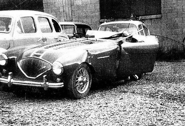 Name:  AH 100 - Healey - Corvette #7  accident in yard LHS  Ron McPhail J Manhire resize jpg (2) (800x5.jpg
Views: 783
Size:  181.7 KB