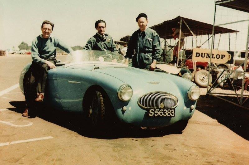 Name:  AH 100S #25  AHS 3902 Gordon MacPherson on the left in Southern Rhodesia.jpg
Views: 1021
Size:  60.5 KB