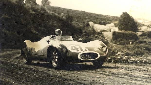 Name:  Motor racing Puhipuhi #10 Bobtail Cooper Bruce McLaren Puhipuhi Rd 1957 NCC .jpg
Views: 910
Size:  36.6 KB