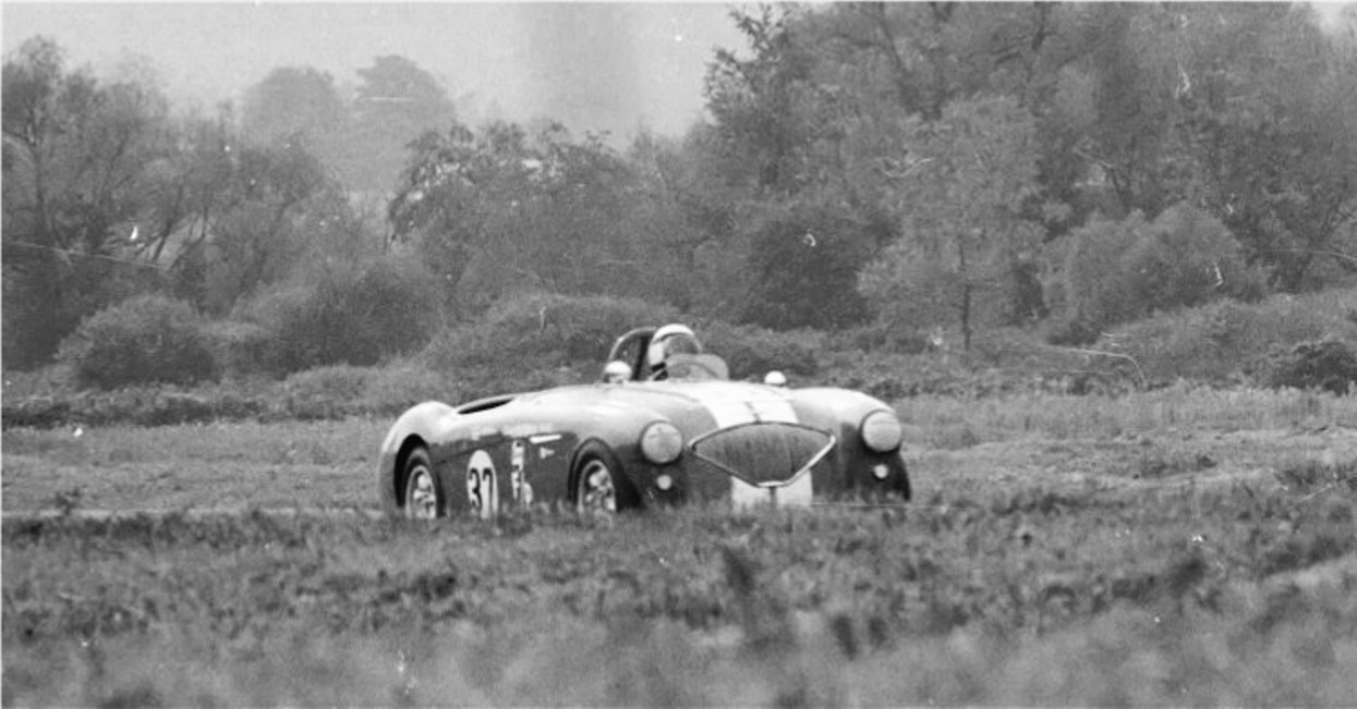 Name:  AUSTIN%20HEALEY%20100.jpg
Views: 1489
Size:  139.3 KB