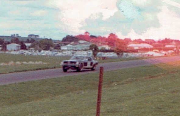 Name:  Pukekohe 1965 Gold Leaf 3 hour Fleetwood Mustang #2, v2, CCI12102015 (2).jpg
Views: 381
Size:  67.1 KB