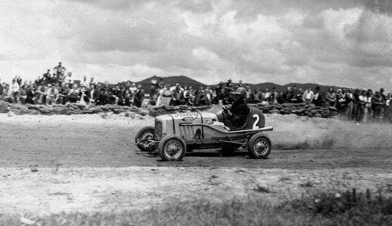 Name:  NSCC early years #7 Riley Bugatti special U59 Ron Roycroft at Huntly 1945.jpg
Views: 767
Size:  87.0 KB