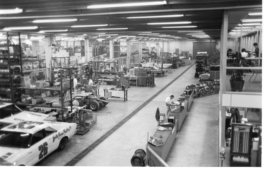 Name:  Holman & Moody workshop 1967.jpg
Views: 1366
Size:  180.0 KB