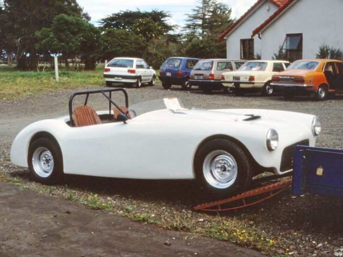 Name:  Bucklers in NZ #171 Hakw Jarvie bodied car Ardmore 1989 Ray Green .jpg
Views: 813
Size:  101.6 KB