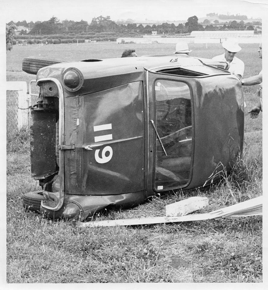 Name:  Motor racing Pukekohe #113 1965 GP Humber Zephyr Frank Radisich on its side Motorman G Woods arc.jpg
Views: 1670
Size:  149.2 KB