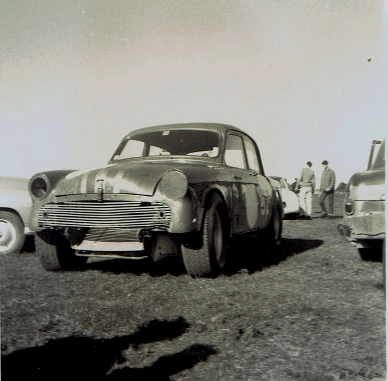 Name:  Pukekohe May 1966 #13, Humber -Jaguar  T Boyle v2, CCI13102015_0001 (2) (800x785).jpg
Views: 1283
Size:  134.5 KB