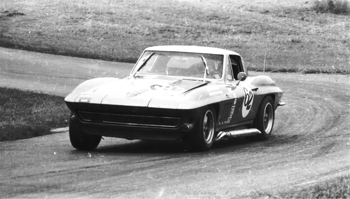 Name:  CORVETTE C-2 STINGRAY9.jpg
Views: 786
Size:  180.0 KB