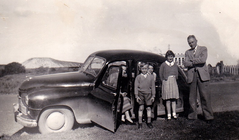 Name:  1951 Standard Vanguard. Phase 1 saloon... 2 litre.jpg
Views: 6245
Size:  145.2 KB