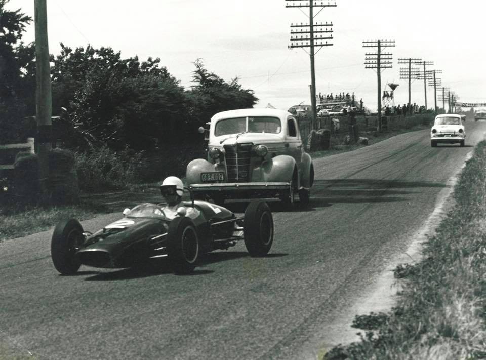 Name:  Motor Racing Renwick #16 1963 practice A Buchanan Brabham P Gillem Chev Marwood Humber ..jpg
Views: 835
Size:  81.7 KB