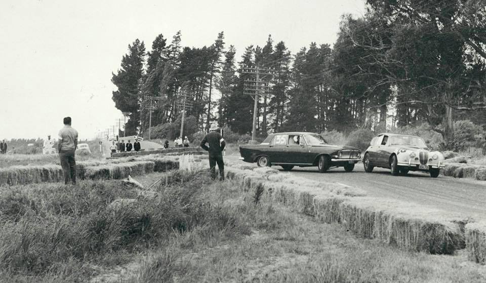 Name:  Motor Racing Renwick #21 1963 Ernie Sprague Zephyr Ray Archibald Jaguar Marlborough CC archives.jpg
Views: 767
Size:  89.3 KB