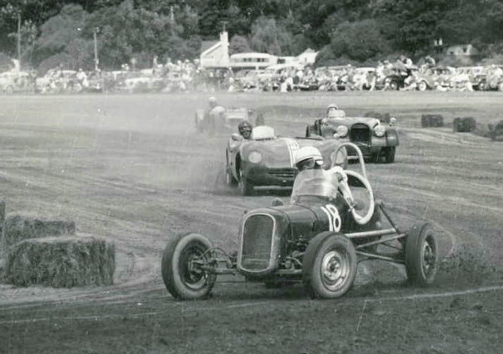 Name:  Jim Bennett, Ross Hoare, Cliff Bennett Nelson Dec 64.jpg
Views: 1468
Size:  83.8 KB