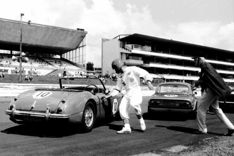 Name:  AH events #503 B Osborne  Action LeMans Relay Pukekohe Ross Cammick .jpg (800x533).jpg
Views: 1308
Size:  120.5 KB