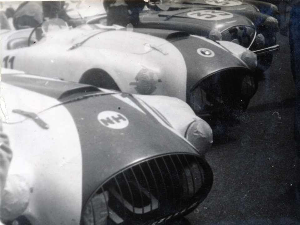 Name:  AH 100 #193 Nash Healeys and 100's 1953 Le Mans race K Stelk archives .jpg
Views: 1134
Size:  129.3 KB