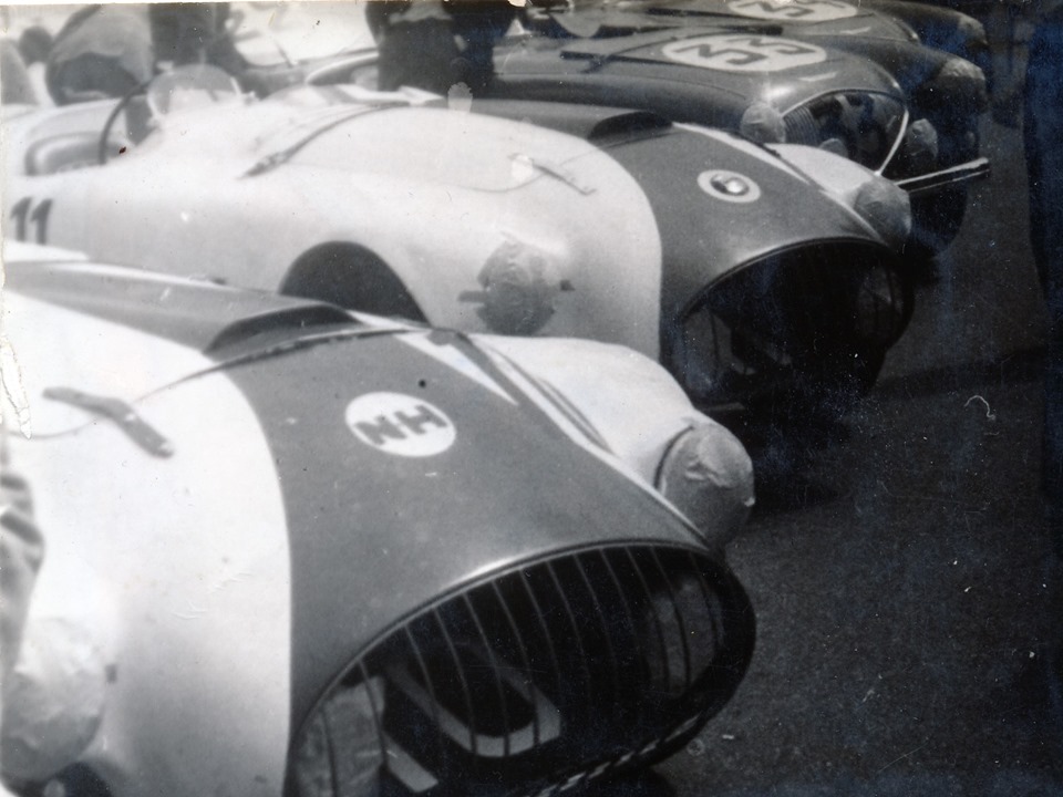 Name:  AH 100 #193 Nash Healeys and 100's 1953 Le Mans race K Stelk archives .jpg
Views: 1960
Size:  129.3 KB