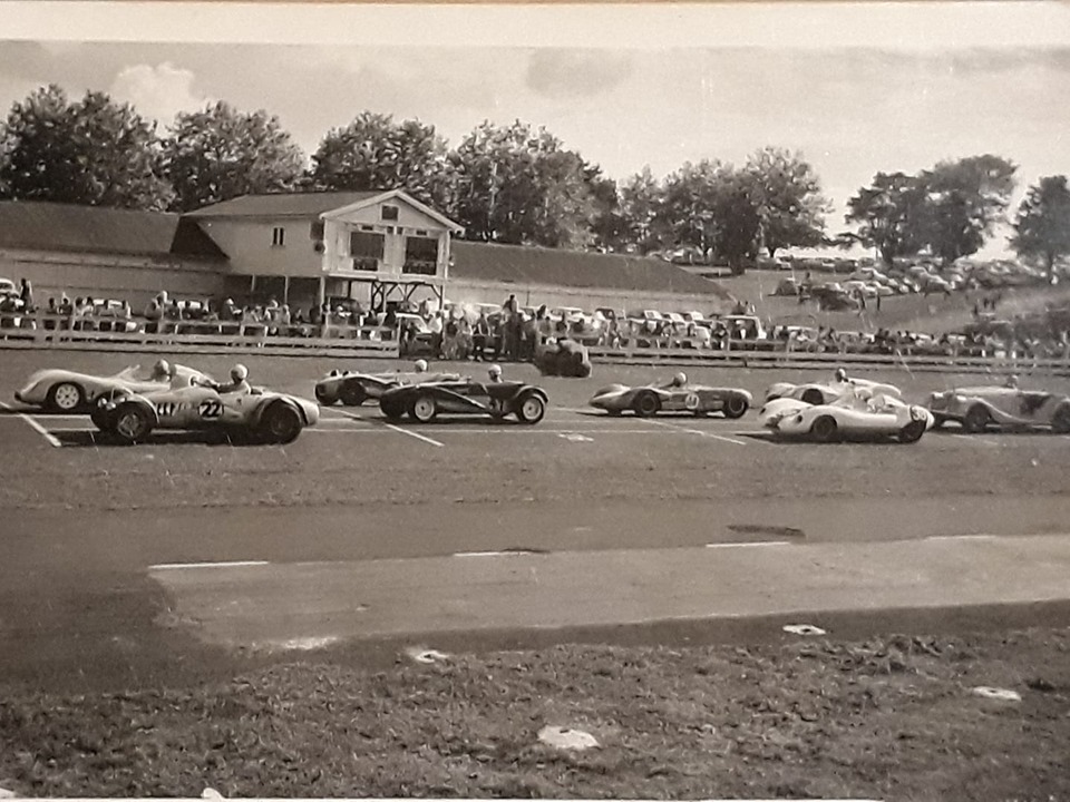 Name:  Pukekohe 1966 #13 April 1966 Sports Car Race Start Steve Sharp .jpg
Views: 2552
Size:  177.6 KB