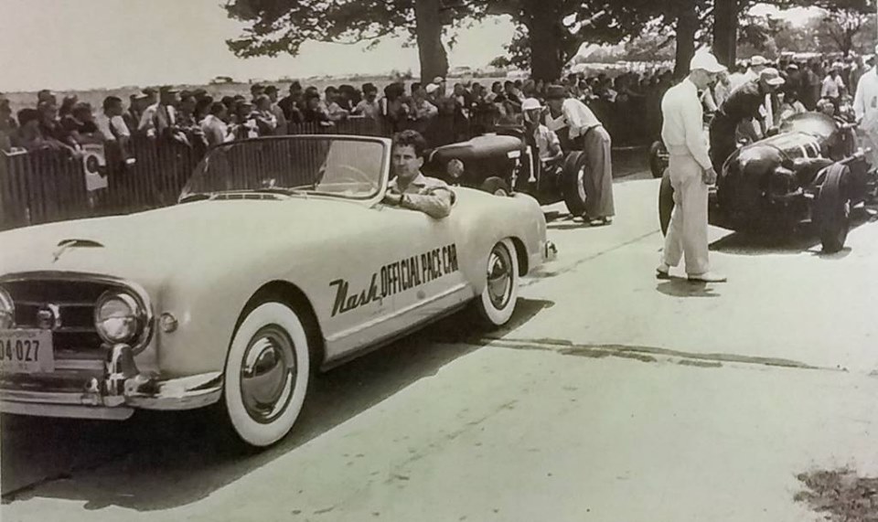 Name:  AH 100 #176 Nash Healey Pace Car Indy 1952 New York Reg at a Race Meeting 1952 .jpg
Views: 5021
Size:  101.5 KB