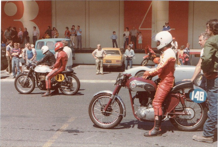 Name:  Dunedin Festival 1984 #99 B Motorcycles #2 CCI08102015_0001 (750x504).jpg
Views: 1905
Size:  130.7 KB