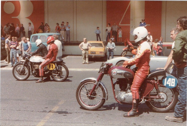 Name:  Dunedin Festival 1984 #99 B Motorcycles #2 CCI08102015_0001 (750x504).jpg
Views: 1325
Size:  130.7 KB