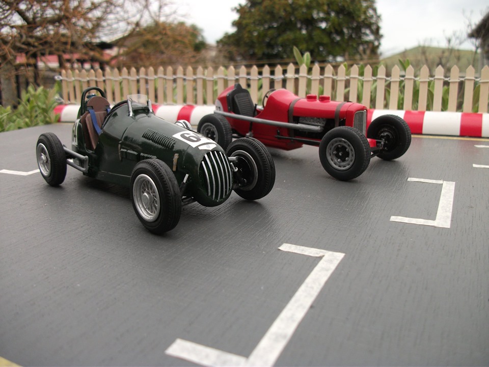 Name:  Jim Bennett Furi Cars #104 Furi 9 with Leversedge Special  1 Tony Lucas model 14  Lucas .jpg
Views: 1767
Size:  143.7 KB