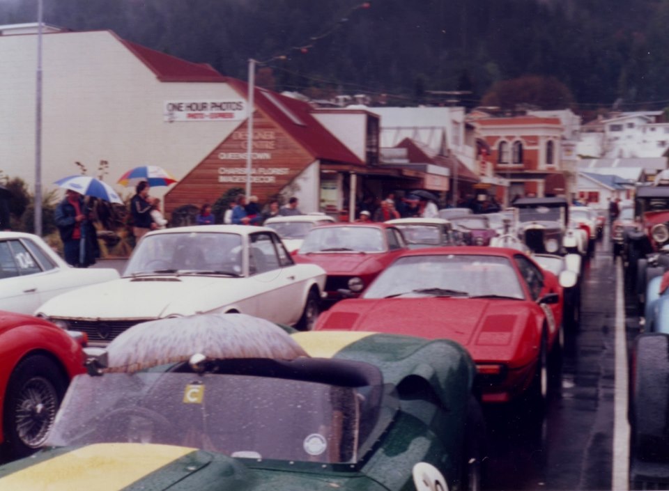 Name:  Motor Racing South Island #163 Queenstown Sprints 1986 grid in the rain Annie Swain archives .jpg
Views: 1397
Size:  101.2 KB