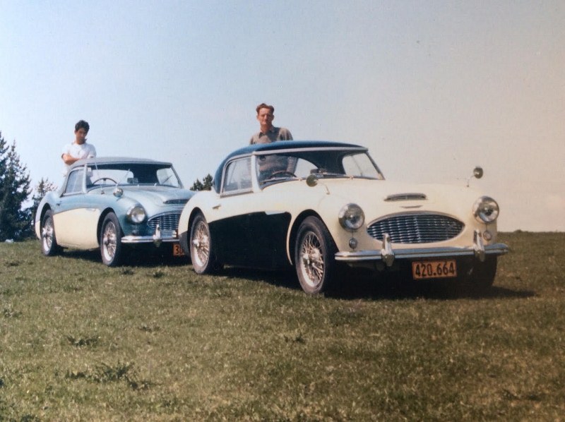 Name:  AH 3000 #242 Ruddspeed and 100 6 Reg 420.664 61-64 plate sale to Mcloughlin 1961 Myles Hicks (80.jpg
Views: 1364
Size:  121.6 KB