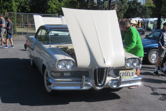 Name:  219_1027_82 Ford.JPG
Views: 708
Size:  104.8 KB