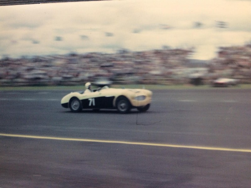 Name:  AH 3000 #243 Ruddspeed Race #71 Ardmore 1962 P McLoughlin Myles Hicks  (800x598).jpg
Views: 1167
Size:  94.3 KB