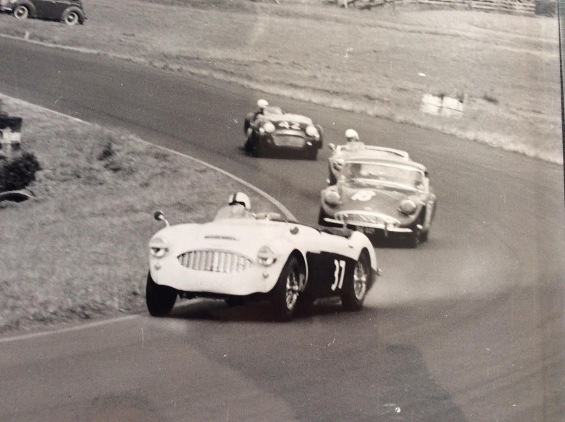 Name:  AH 3000 #246 Ruddspeed - 4000 Dec 64 ACC meeting Race #37 Pukekohe Myles Hicks  (800x598).jpg
Views: 1155
Size:  117.3 KB