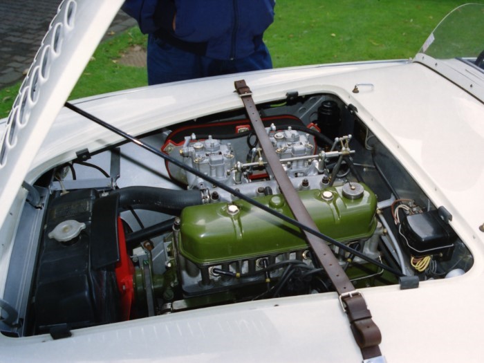 Name:  204_0215_08 Austin Healey.jpg
Views: 694
Size:  99.3 KB