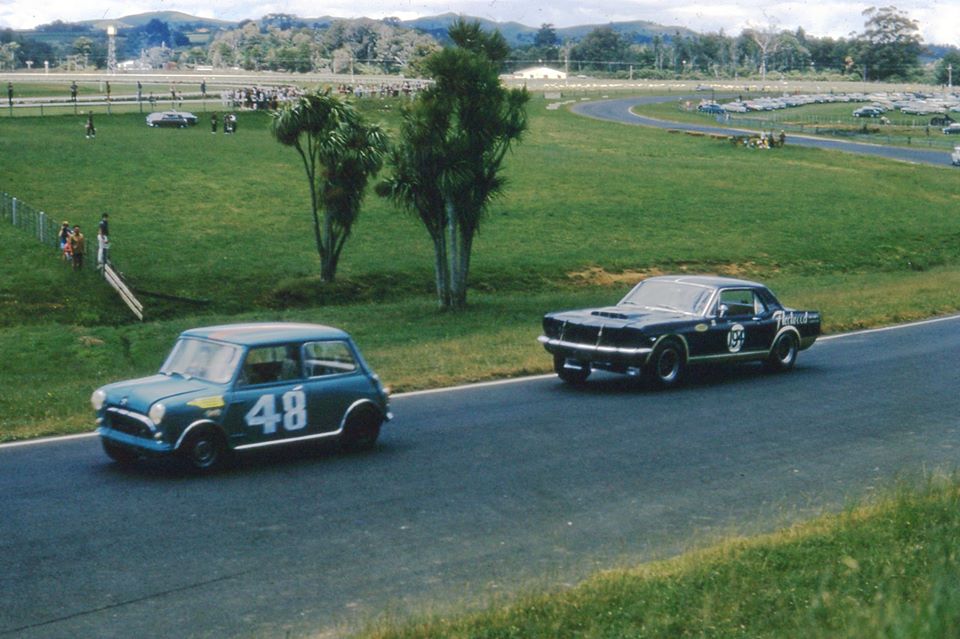 Name:  Fleetwood Mustang #12 Pukekohe grille removed with Mini Duncan Laird  .jpg
Views: 1131
Size:  103.4 KB