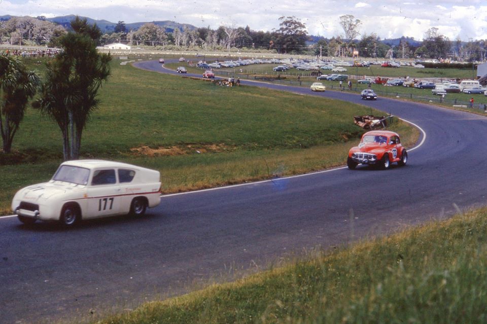 Name:  Morrari #5 Souness and Anglia Simpson Pukekohe 1966 GP meeting ! Duncan Laird .jpg
Views: 1217
Size:  99.3 KB
