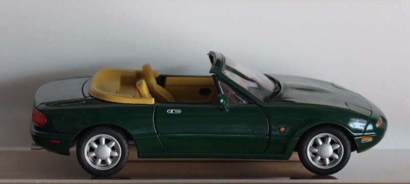 Name:  Models #629 B MX5 1;18 Kyosho 2019_12_14_1116 (800x360).jpg
Views: 1369
Size:  70.9 KB