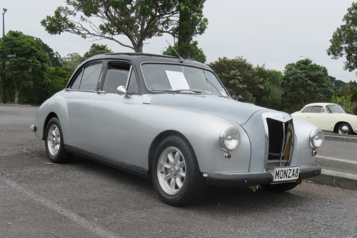 Name:  Cars #915 MG Magnette - modified Ray Green .jpg
Views: 601
Size:  104.1 KB