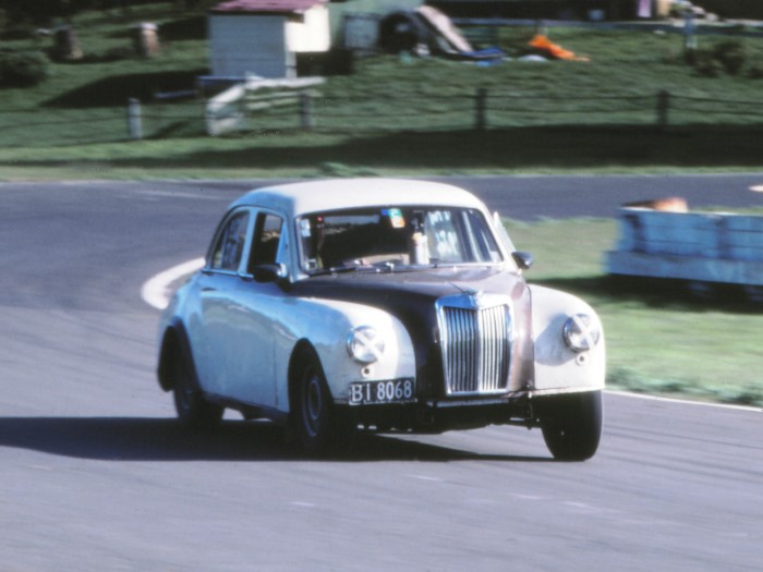 Name:  183_0522_574   Magnette.jpg
Views: 806
Size:  71.3 KB