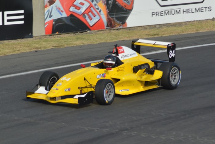 Name:  220_0126_025 Renault.JPG
Views: 655
Size:  109.8 KB