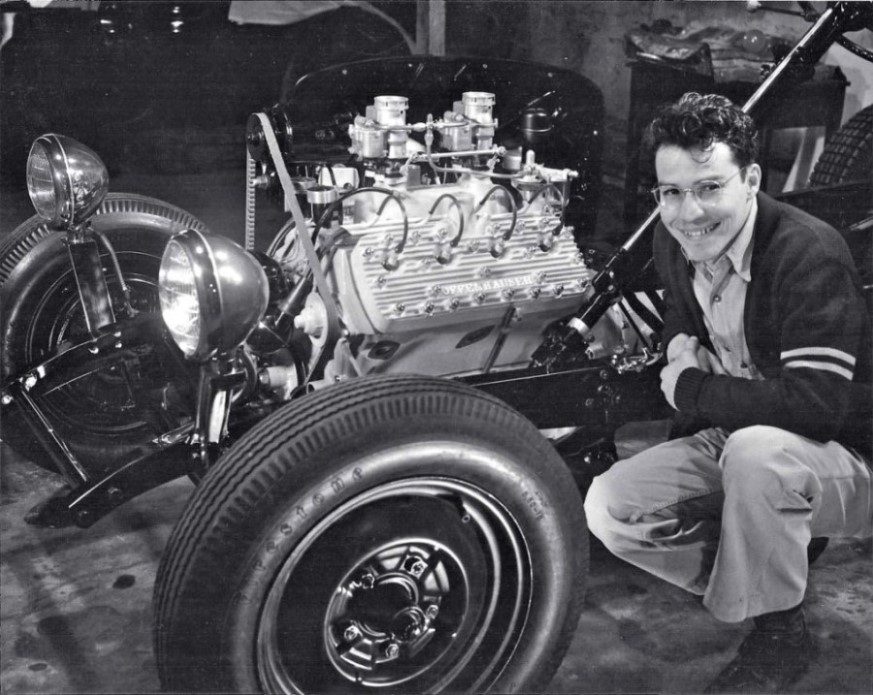 Name:  The heads are clearly Offenhauser, the intake is probably Edelbrock. Stock style fuel pump, offs.jpg
Views: 2155
Size:  146.6 KB