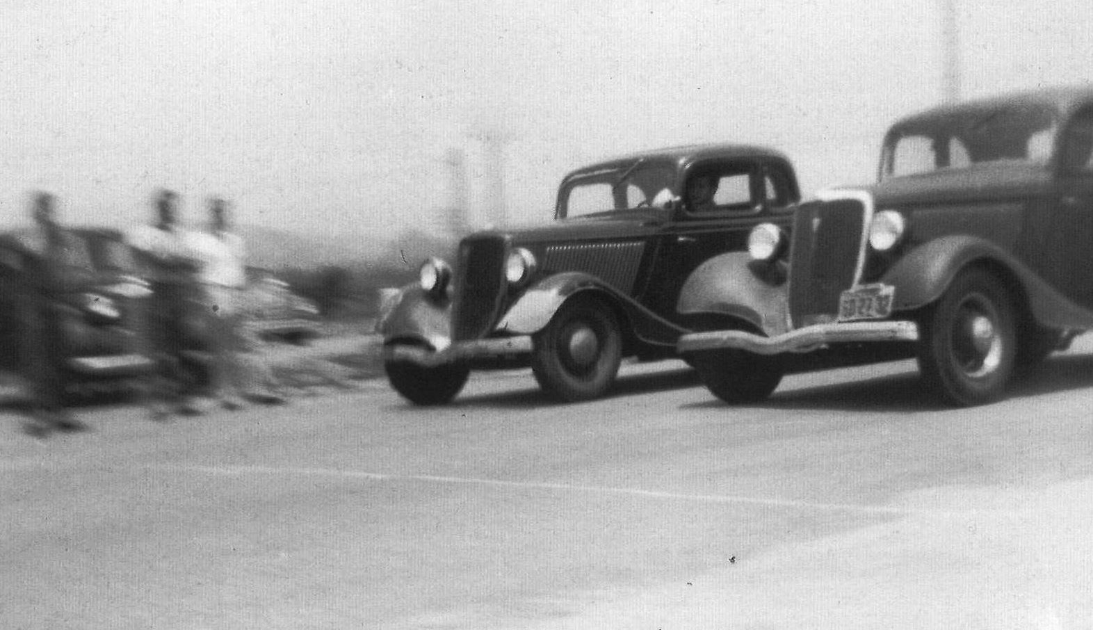 Name:  1934 Ford coupes drag racing at Goleta.jpg
Views: 4306
Size:  183.1 KB