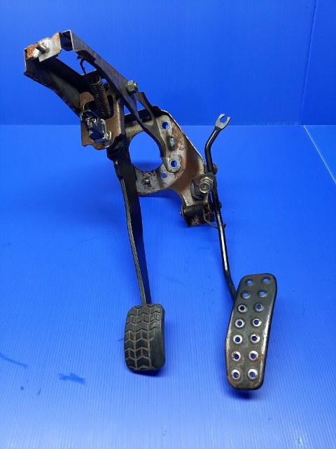 Name:  MX5 #38 B Accelerator Brake mounting pedals M Bullivant 20200213_221635 (2) (480x640).jpg
Views: 981
Size:  106.6 KB