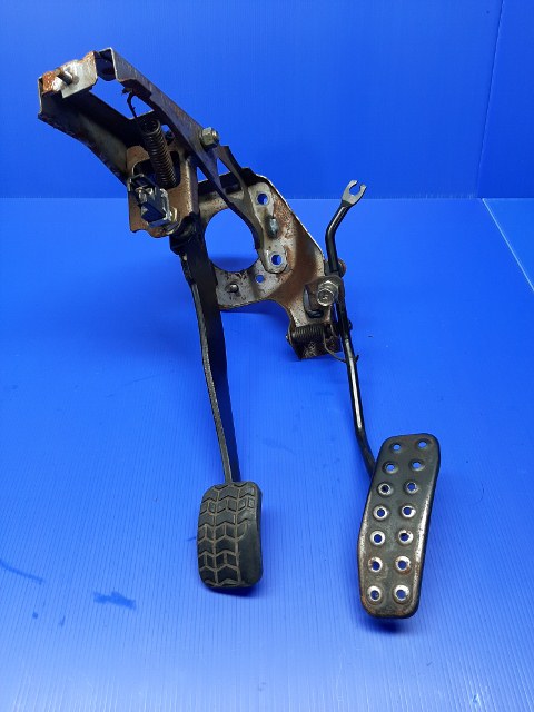 Name:  MX5 #38 B Accelerator Brake mounting pedals M Bullivant 20200213_221635 (2) (480x640).jpg
Views: 1276
Size:  106.6 KB