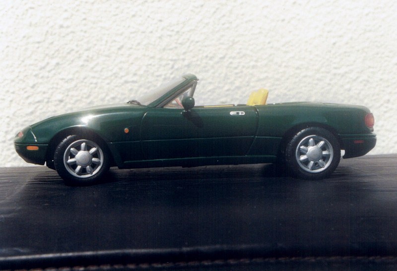 Name:  MX5 #211 1;18 1991 Kyosho V-Special L side top down CCI04042020_0011 (800x547).jpg
Views: 774
Size:  98.7 KB