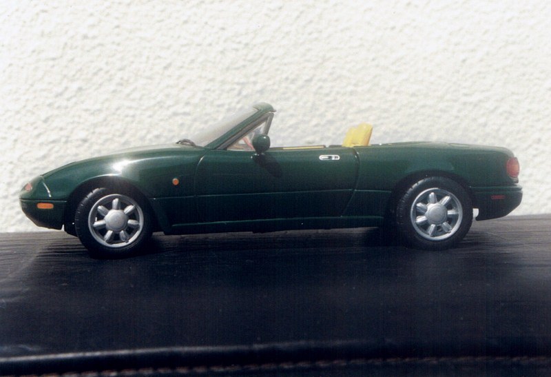 Name:  MX5 #211 1;18 1991 Kyosho V-Special L side top down CCI04042020_0011 (800x547).jpg
Views: 485
Size:  98.7 KB