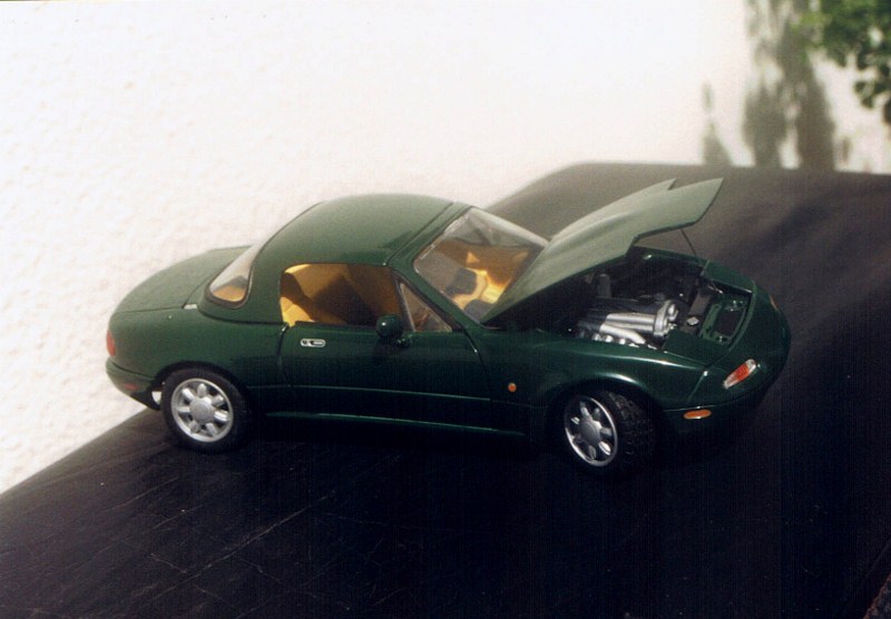 Name:  MX5 #213 1;18 1991 Kyosho V-Special Bonnet up CCI04042020_0014 (800x556).jpg
Views: 440
Size:  92.1 KB