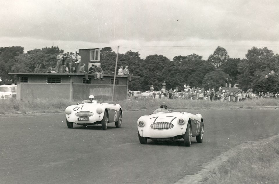 Name:  AH 100S #114 AHS3906 1958 Albert Park Melbourne GP #61 AHS 3906 Jim Goldfinch #77 AHS 3909 Terrr.jpg
Views: 939
Size:  79.8 KB