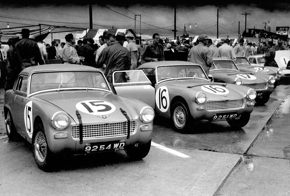 Name:  AH Sprite #62 Sebring 1962 Moss McQueen Ireland Rodriguez Le Mans start J Whitehouse Bird archiv.jpg
Views: 1244
Size:  82.5 KB