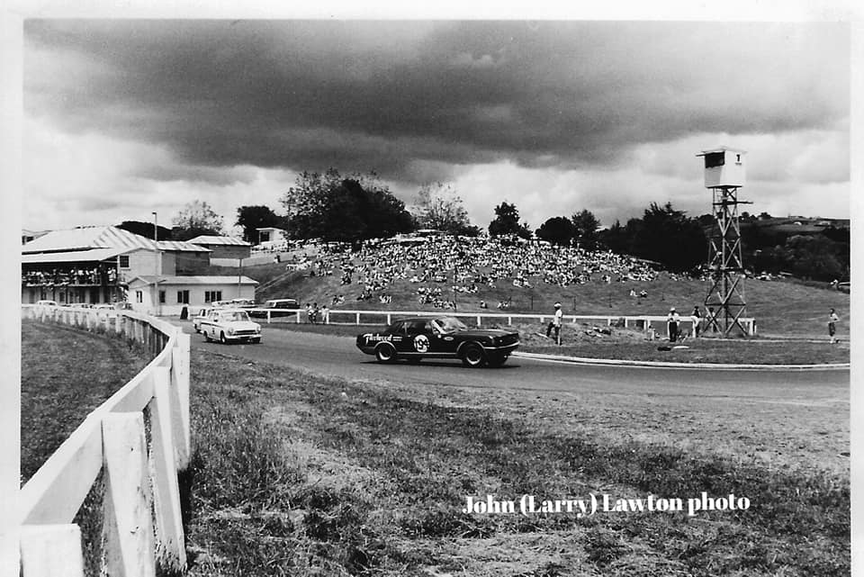 Name:  Pukekohe 1965 #66 Segedin leads Jepson elbow start Group 2  race ACC Dec 65 J L Lawton .jpg
Views: 2200
Size:  93.5 KB